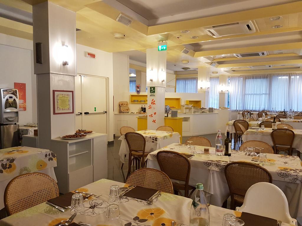 Hotel Desire' Riccione Dış mekan fotoğraf